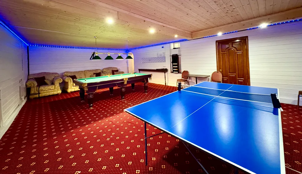 Дом с бассейном