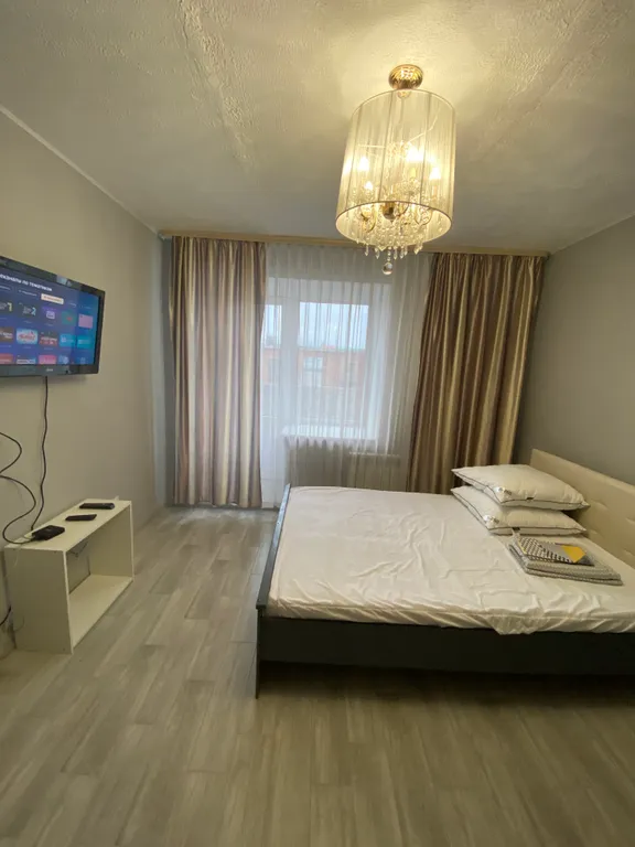 Уютная и чистая квартира с удобным заездом в город и большой парковкой