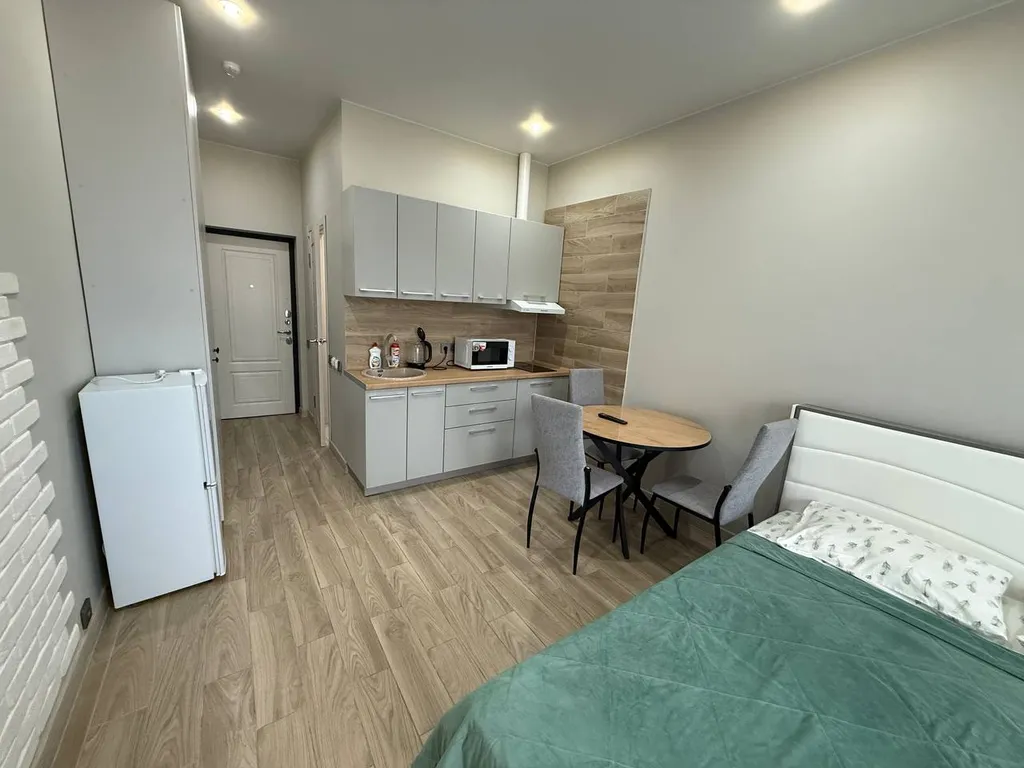 Апартаменты с двумя бассейнами на берегу моря