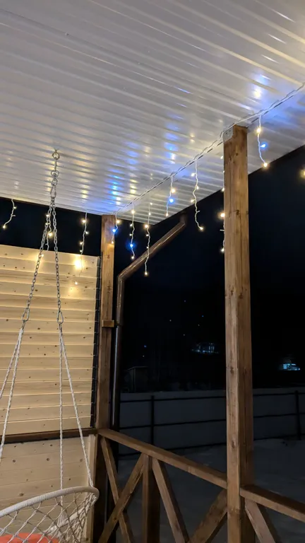 Новый коттедж возле соснового леса