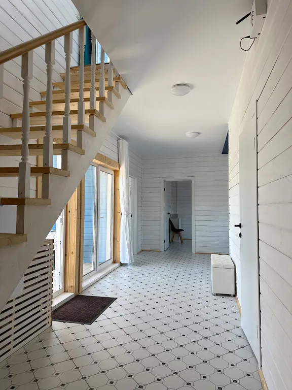 Коттедж с сауной с видом на лес