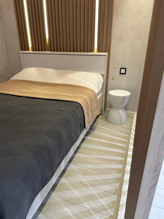 Современная квартира у вокзала с кондиционером