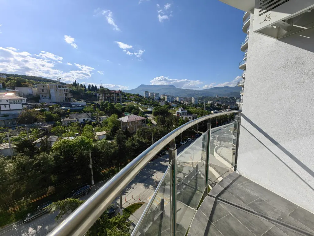 Апартаменты с панорамными видами на горы Чатыр-Даг и Демерджи