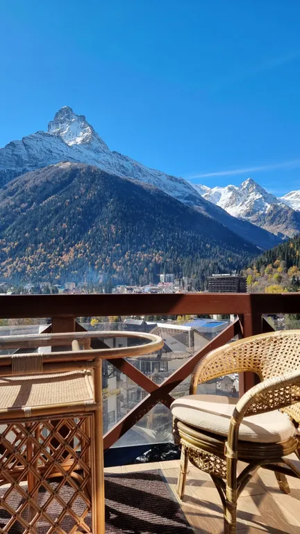 Апартамент в центре рядом с подъемником с балконом