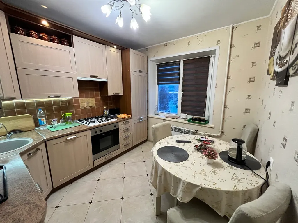 Большая тёплая уютная квартира с тремя отдельными комнатами и лоджией