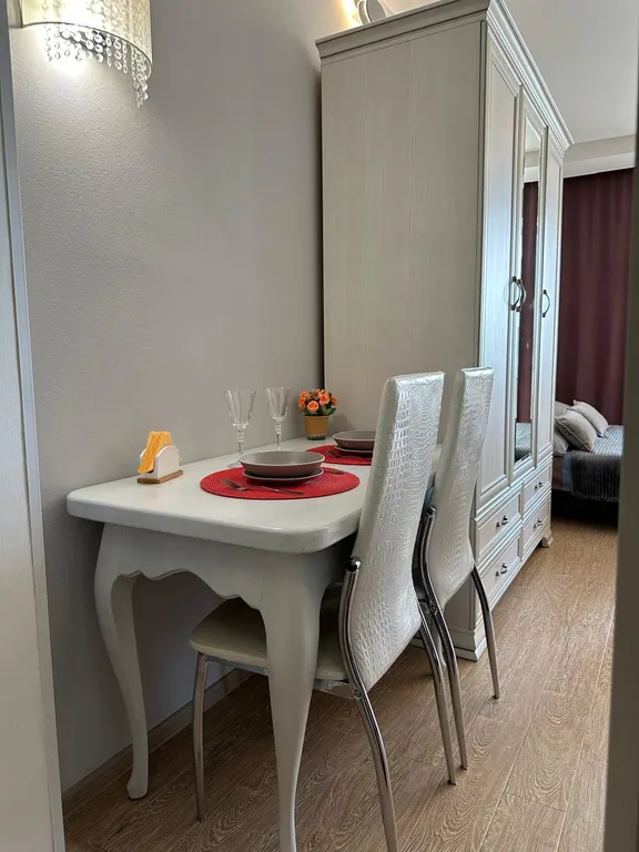 Современная уютная студия с евроремонтом