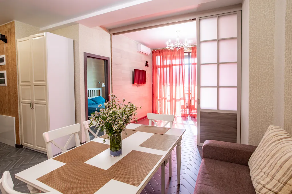 Апартамент с балконом и видом на горы №6