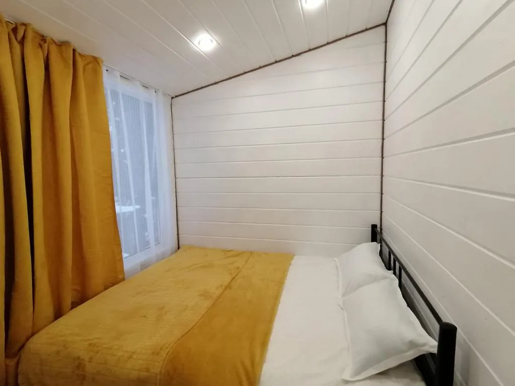 Большой дом на горе у подъемников