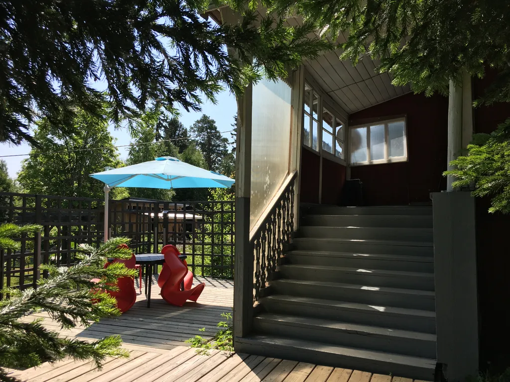 Дом на берегу озера