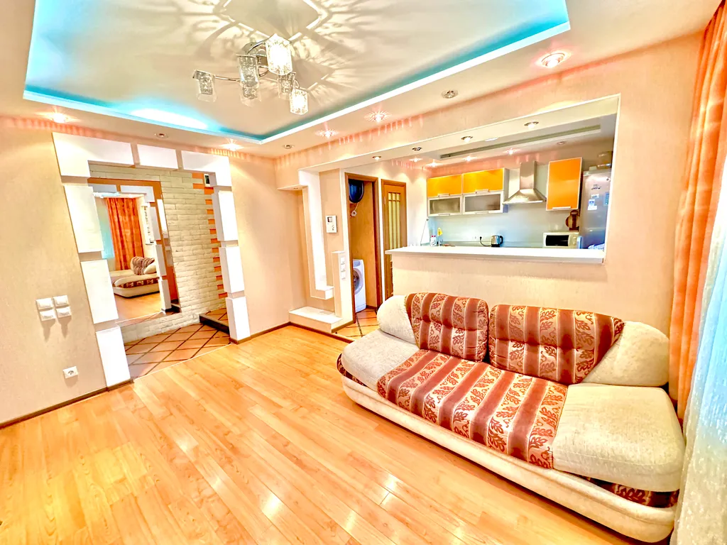 Квартира Светлая 2-комнатная:рядом гостиница Воркута и Центральная площадь — аренда посуточно в Воркута