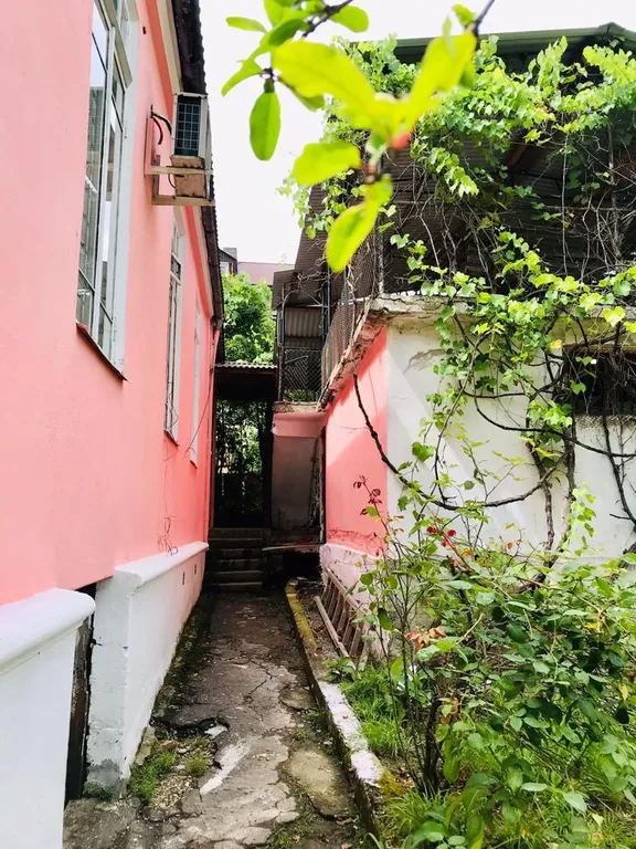 Коттедж Дом в тихом и спокойном районе — Сухум