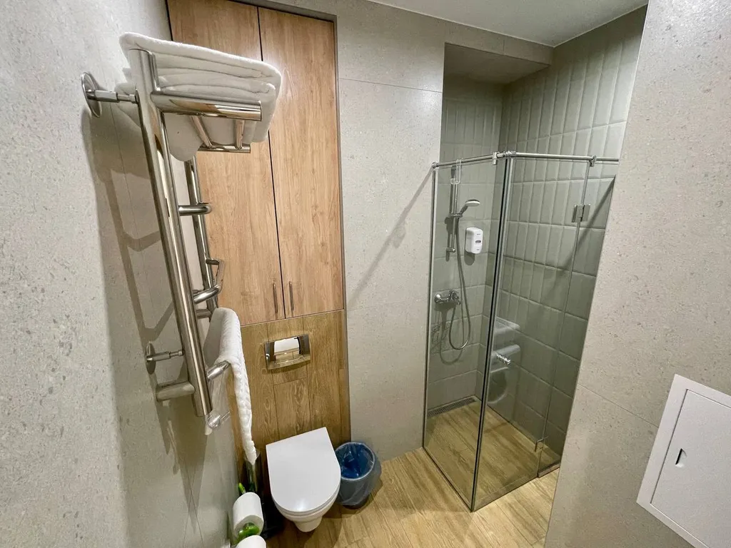 "В Гости!" на Запорожской 69 (1к студия №1 рядом с БЦ "Сити")