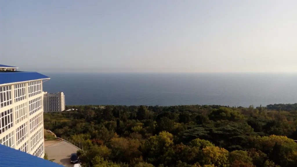 Квартира-студия над парком Форос лучшим большим обзорным балконом