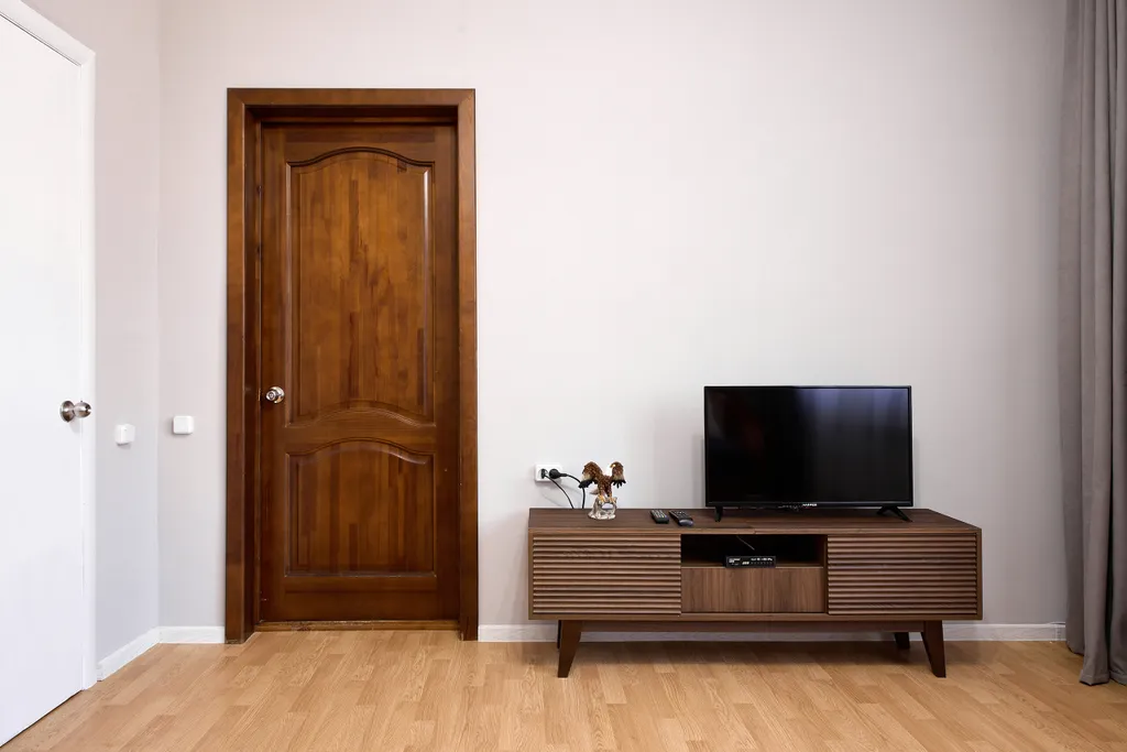 Дом с видом на монастырь