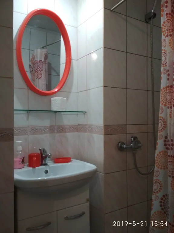 Квартира Жильё в частном доме с видом на бассейн с рыбками — Евпатория