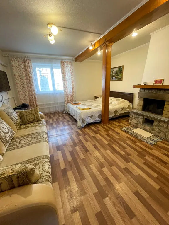 Домик с камином 2-уровневый с кухней у Парка и Цветник