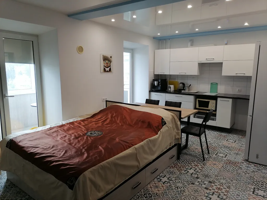 Апартамент с видом на храм Александра Невского