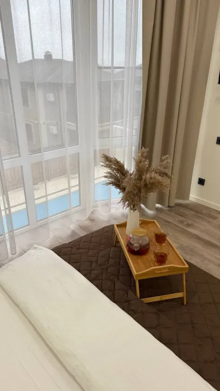 Коттедж Coвpeмeнный кoттедж с бассeйном — Черешня