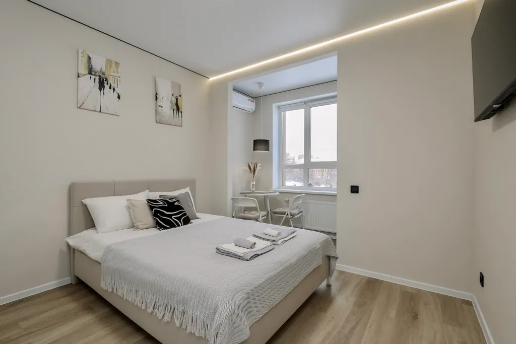 Великолепная студия, совмещенная с лоджией, для двоих гостей