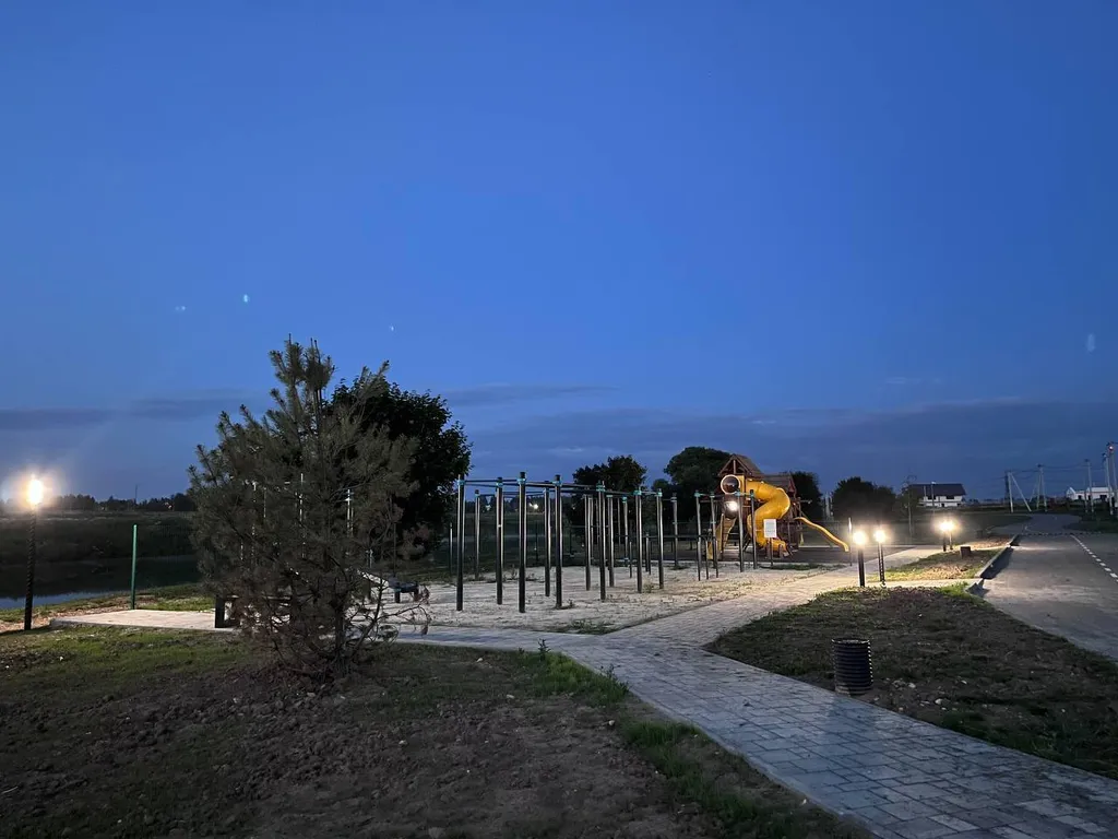 Барн с баней и чаном у озера