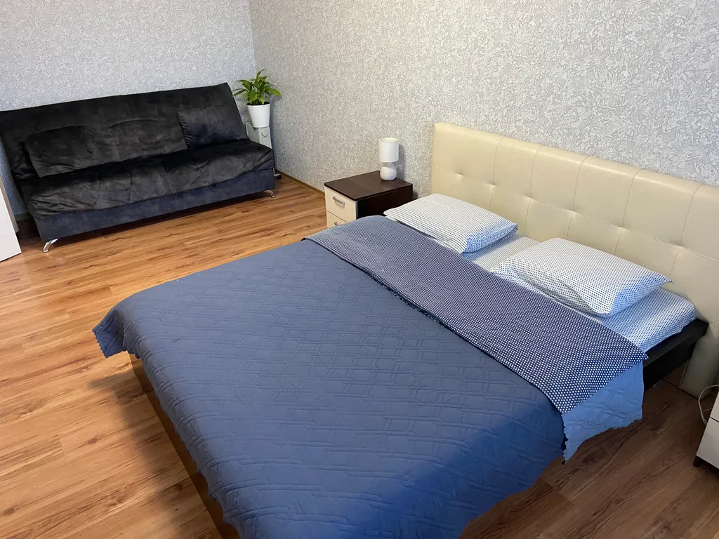 Рядом с центром