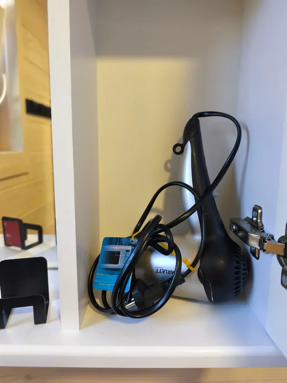 Новый деревянный современный дом в 2 минутах от моря