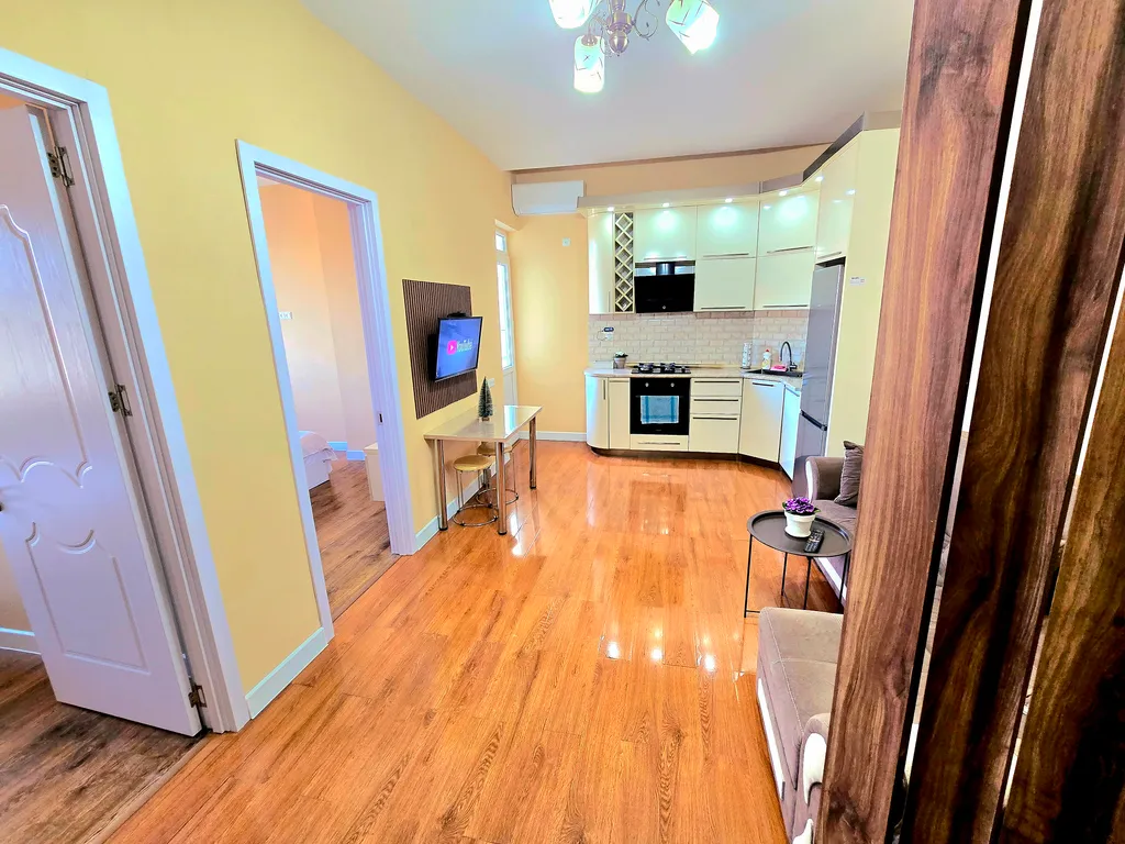 3-комнатная Квартира — аренда посуточно в Кутаиси