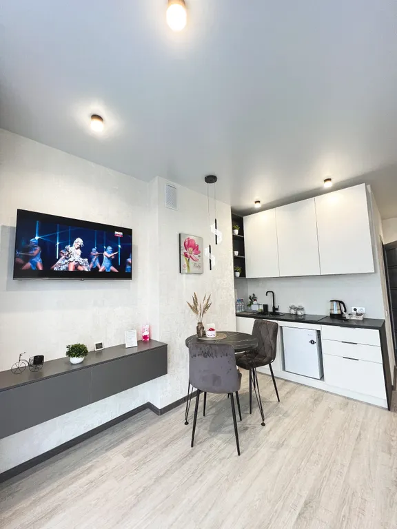 Новый апартамент с видом на лес