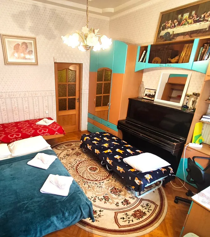 Центр. Тихо