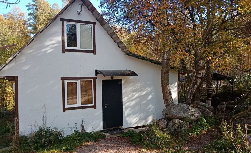 Уютный двухэтажный дом с баней