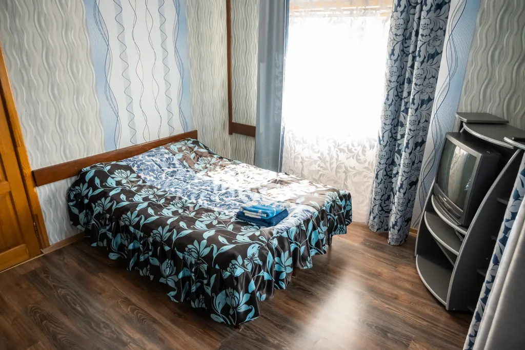 Abramovich House - Большой коттедж с видом на пруд и лес