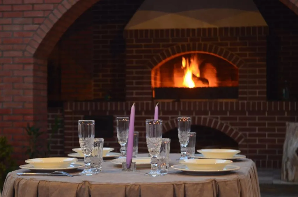 Дом "Вромса" на Хлебной - новый, брутальный, спокойный, комфортный.