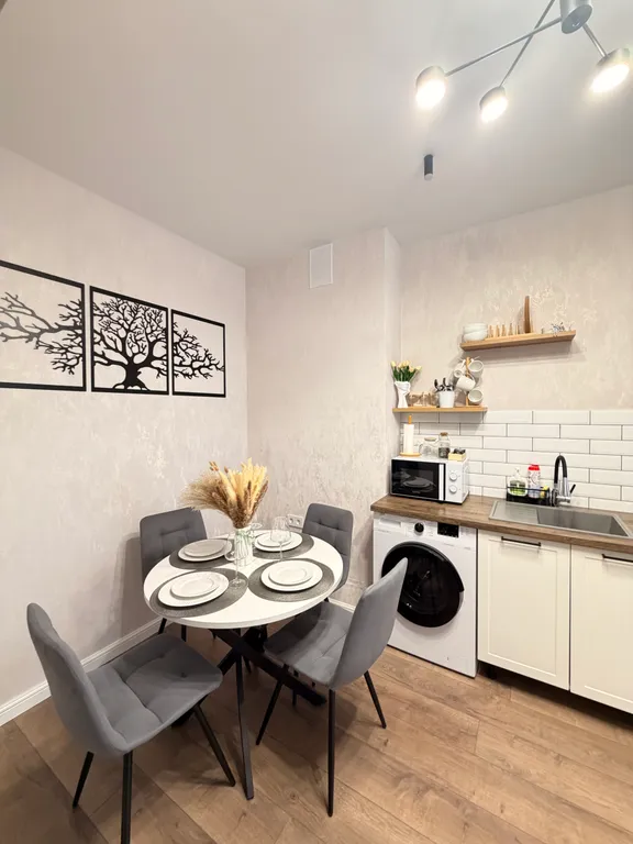 Новая однокомнатная современная квартира с видимо на город и реку