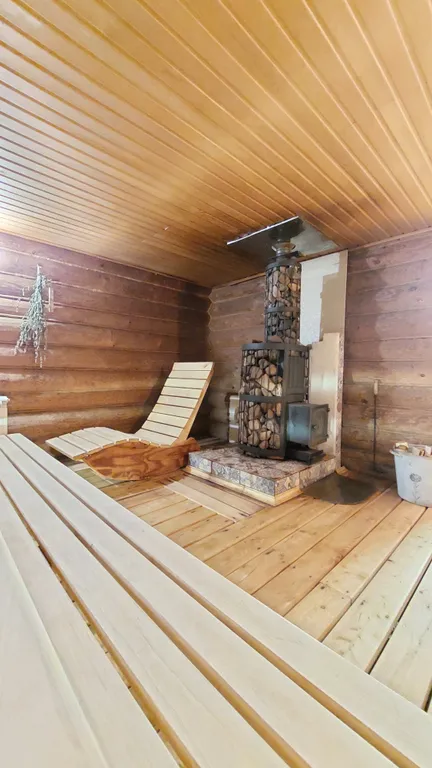 Уютный дом с баней рядом с рекой и лесом