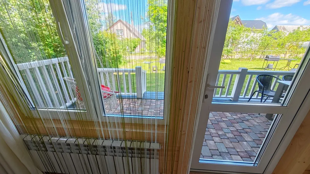 Изумрудная студия люкс с собственной террасой и отдельным входом