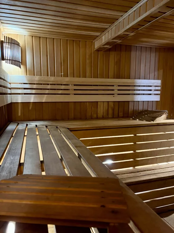 Семейный дом с баней у озера