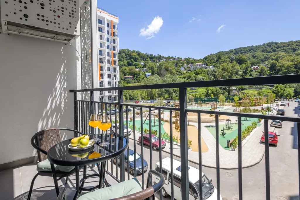 Студия с современным ремонтом в ЖК Летний