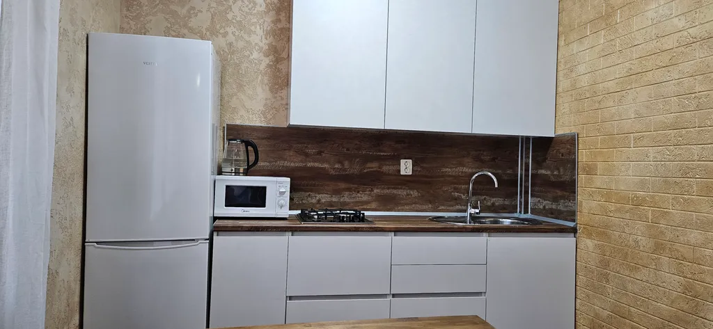 Отдельная большая двухкомнатная квартира в коттедже