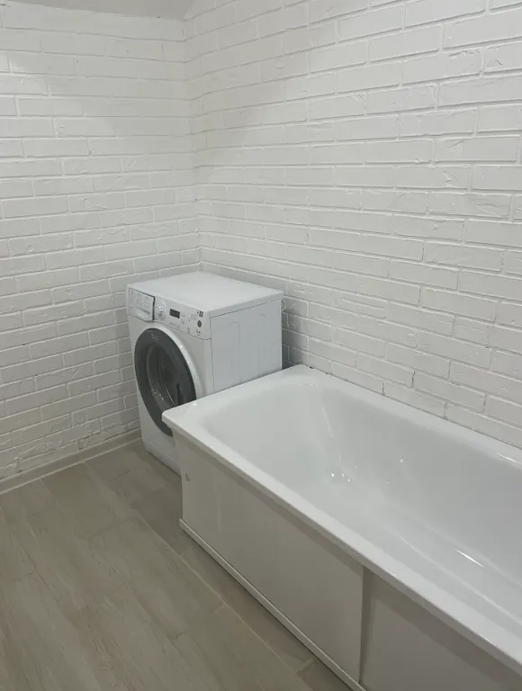 Уютный дом с баней и бассейном в 10 минутах от города