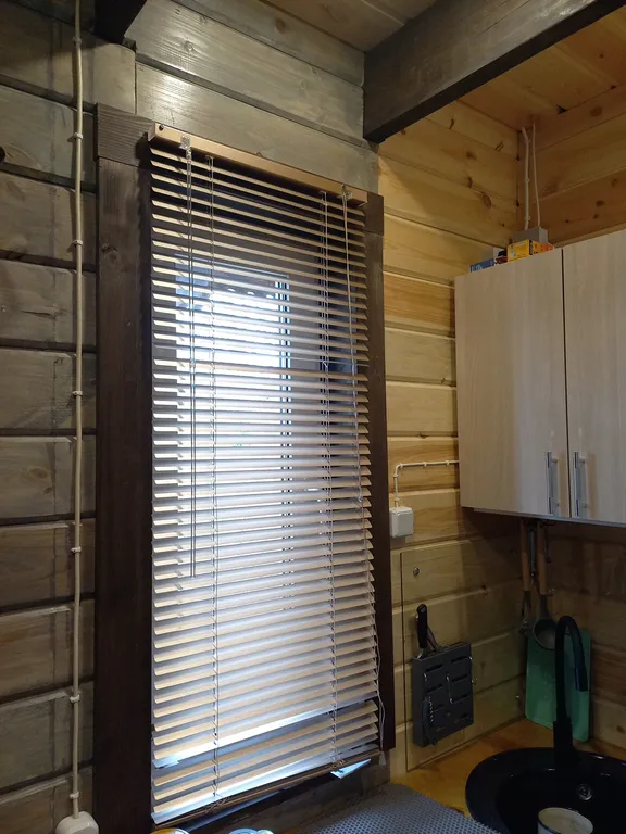 Домик у реки с отличным видом на 2 шлюз Волго Балтийского канала и лес