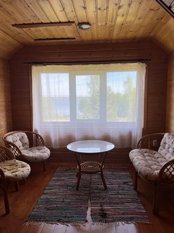 Русский дом с баней на берегу озера