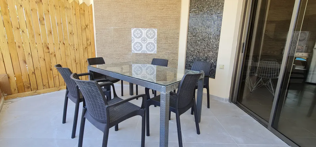 Квартира с чястном бассейном