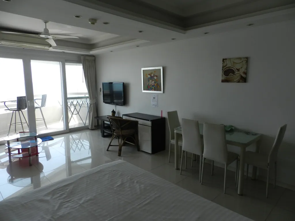 Студия с фронтальным видом на море у пляжа Джомтьен