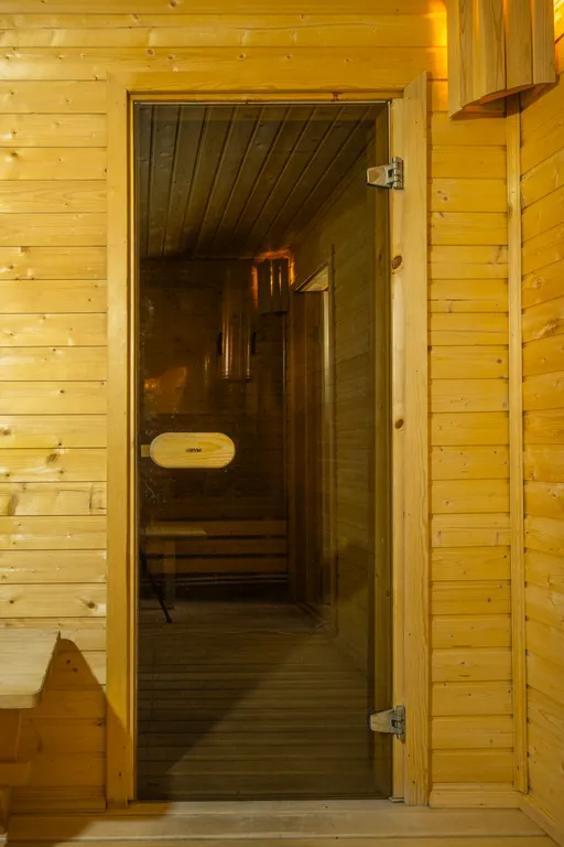 Коттедж на первой береговой линии с шикарным панорамным видом на озеро