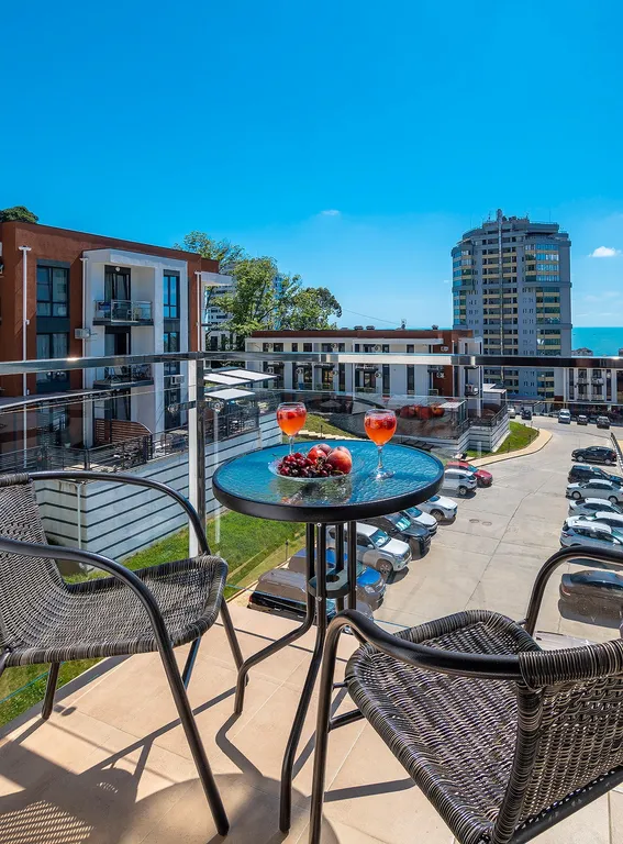 Студия МореСолнцеАпарт в ЖК Касабланка с балконом и видом на море