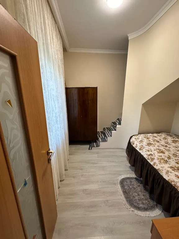 Большой уютный дом со своим садом