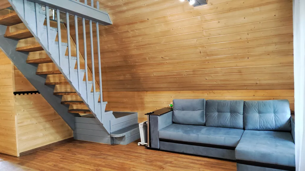 Коттедж Коттедж Амфрейм 6 местный у озера с баней, чаном и детской площадкой с батутом — Ланино