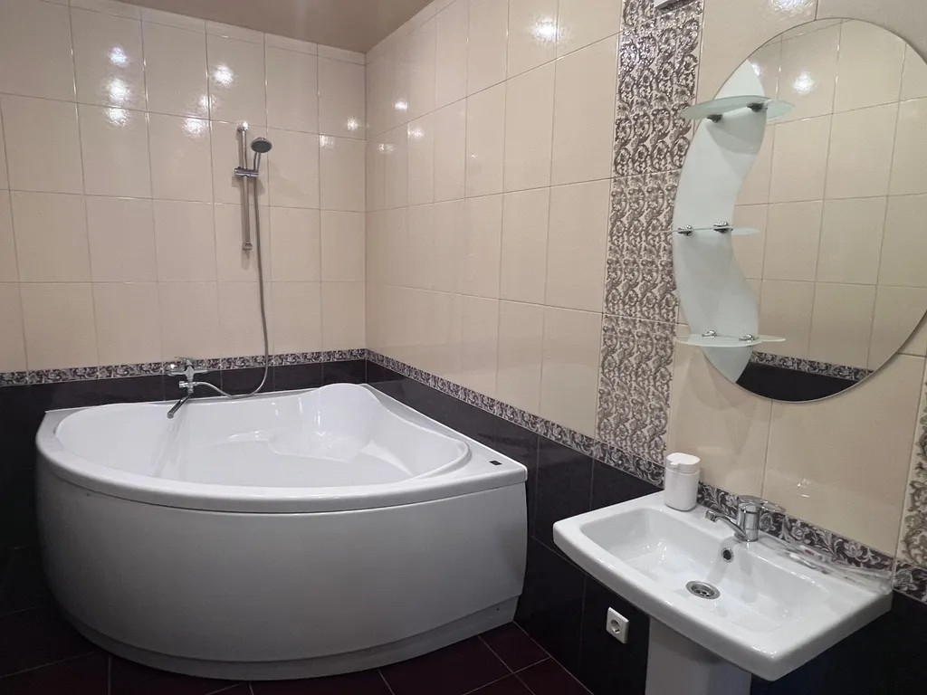 Стильная двухкомнатная квартира с видом на Машук