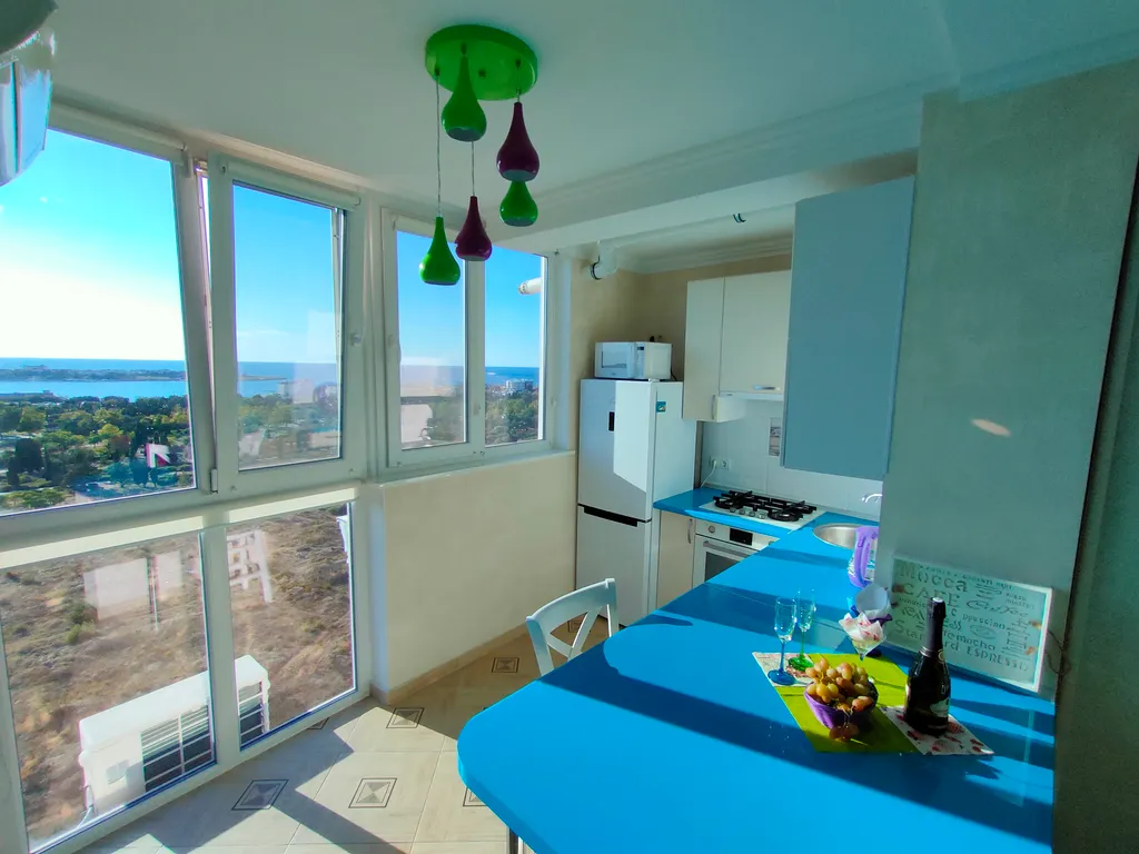 Квартира Очень красивая квартира с великолепным видом на море и парк — Севастополь