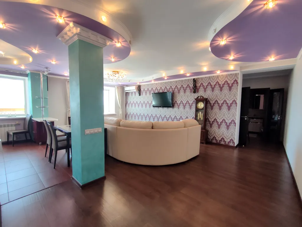 Гигант в сердце города м.Московская